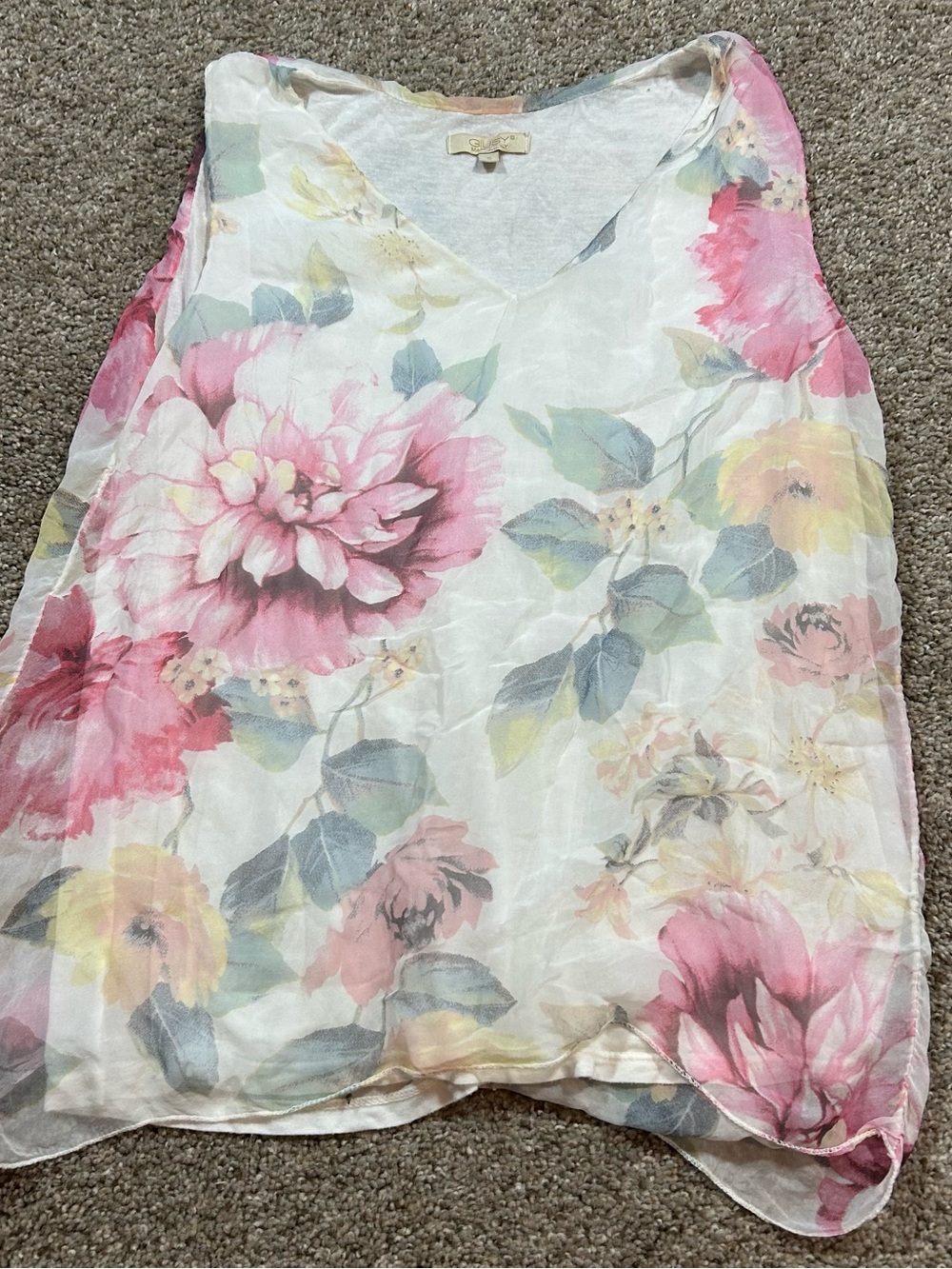 Women’s Floral V-Neck Sleeveless Camisole in Pink and Cream